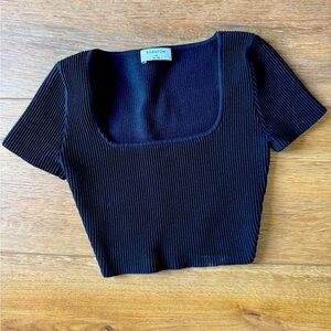 Aritzia Babaton Black Square Neck Crop Top Tapered Short Sleeve / xsmall